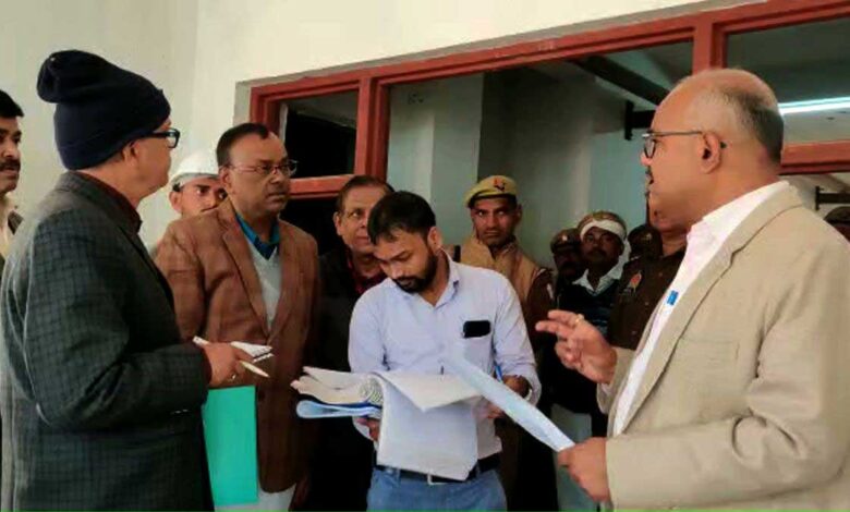 Deoria DM did surprise inspection of various construction projects