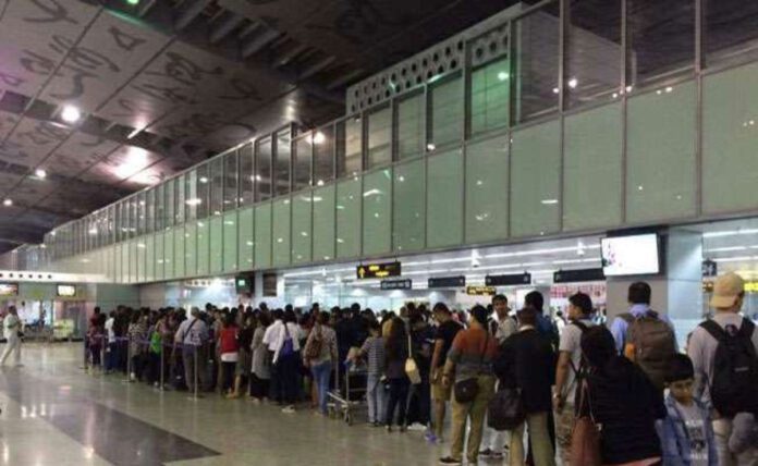 Passengers troubled by the chaos of Delhi Airport