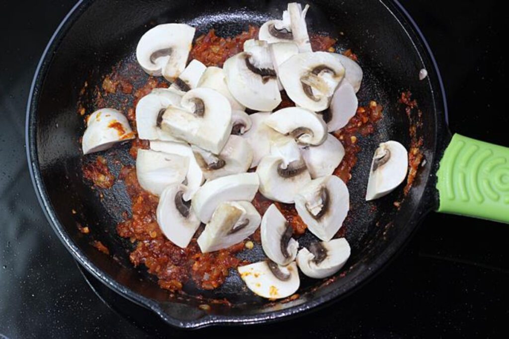 Make Spicy Garlic Mushrooms in Just 15 Min