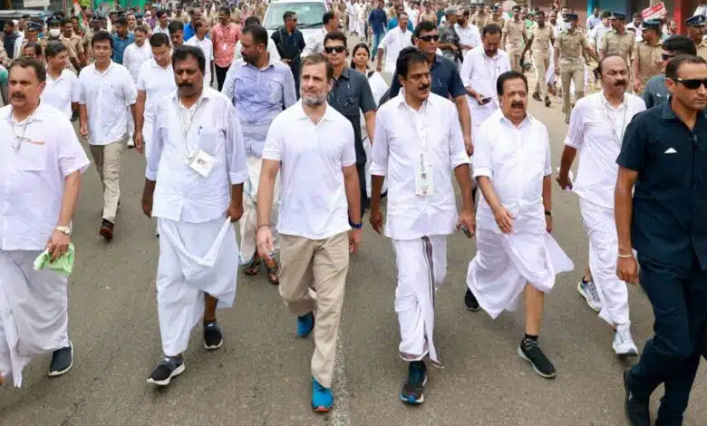 Heavy snowfall disrupts final day of Bharat Jodo