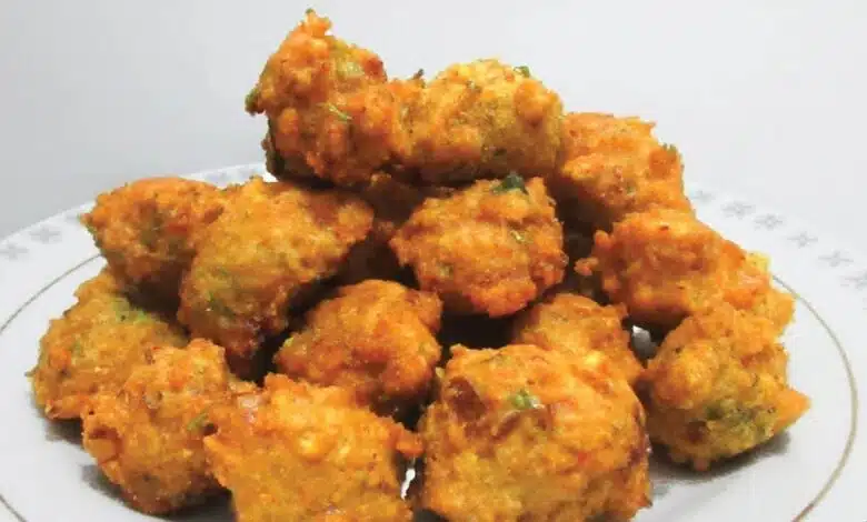 Crunchy Moong Dal Pakoda Recipe