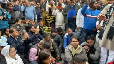 AAP MLAs protest outside BJP MP in Delhi