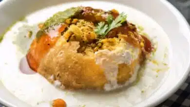 You can try these Kachori recipes with tea