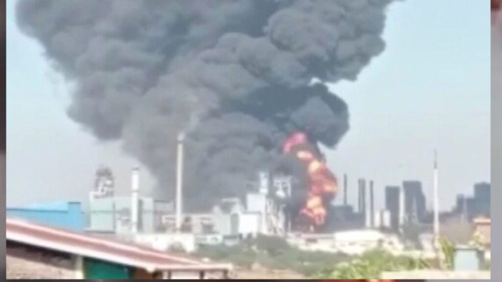 Massive fire in Nashik factory, rescue efforts underway