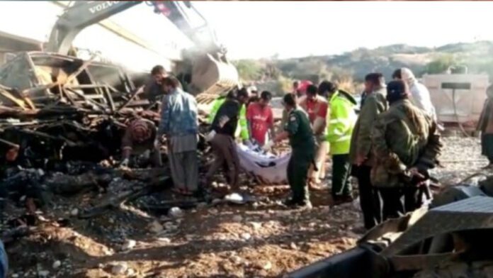 Passenger coach overturned in Balochistan, 39 killed