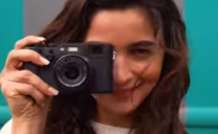 Alia Bhatt flaunts her 'morning slurp' in new selfie