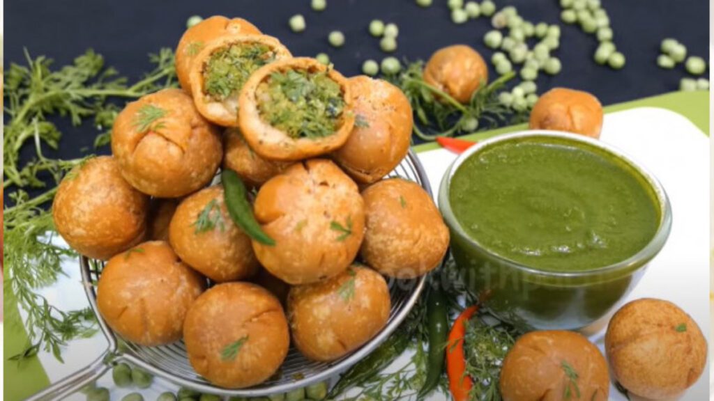 You can try these Kachori recipes with tea