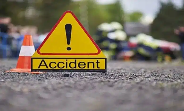 Bus full of Indian pilgrims returning from Nepal overturned