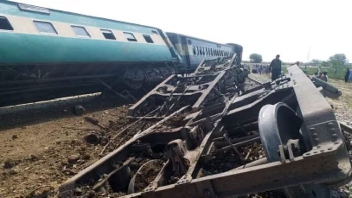 1 Dead, 3 injured in a train blast in Pakistan