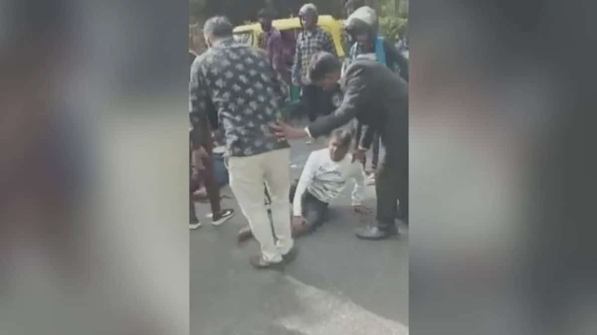 2 killed in car with BJP MLA sticker in Bengaluru 2 killed in car with BJP MLA sticker in Bengaluru