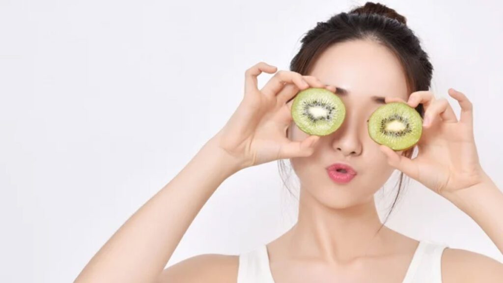 
6 Surprising Benefits of Kiwi You Didn't Know