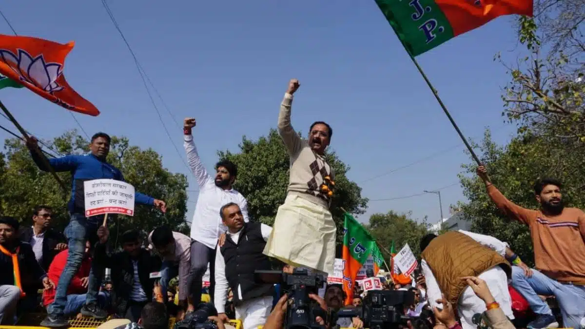BJP president's protest outside in Snooping case