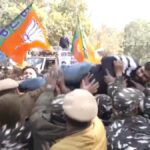 BJP protests against AAP leader over liquor scam