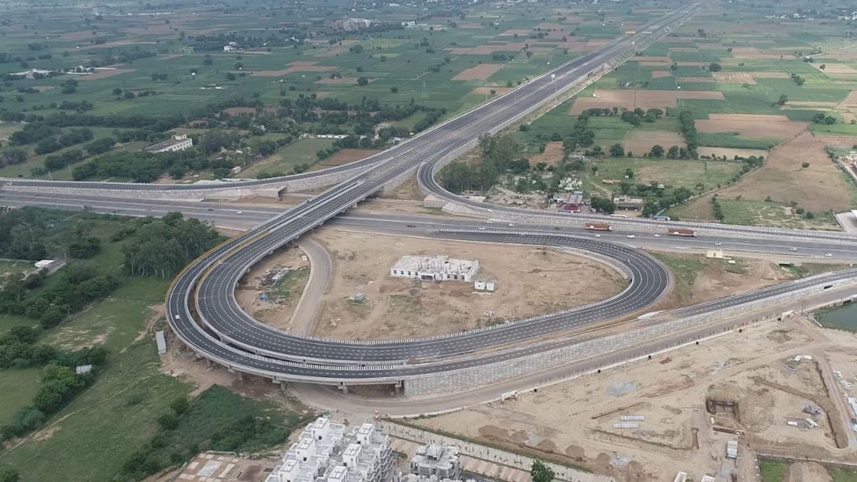 PM Opens Grand Delhi-Mumbai Expressway