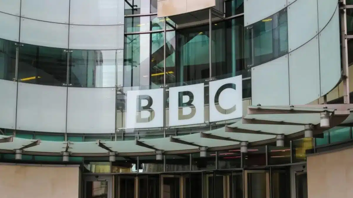 Income Tax Department raids BBC offices 2 US response to tax surveys on BBC's Indian offices
