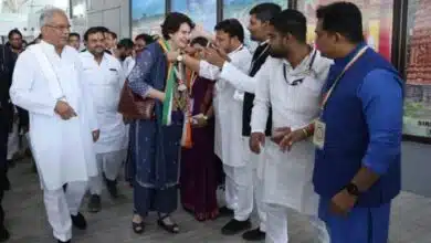 Priyanka Gandhi reached the 85th plenary meeting of Congress