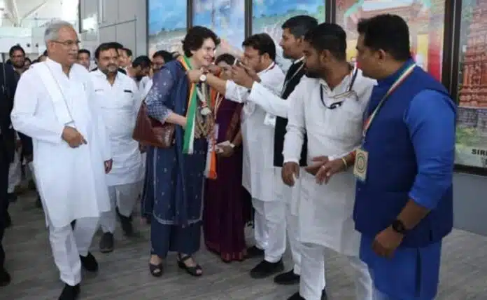 Priyanka Gandhi reached the 85th plenary meeting of Congress