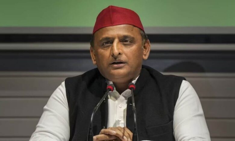 Several collisions of Akhilesh Yadav's convoy