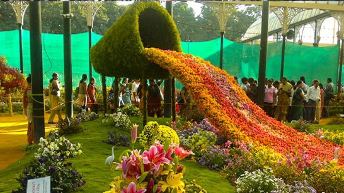 8 Famous Flower Festivals and Events Held in India