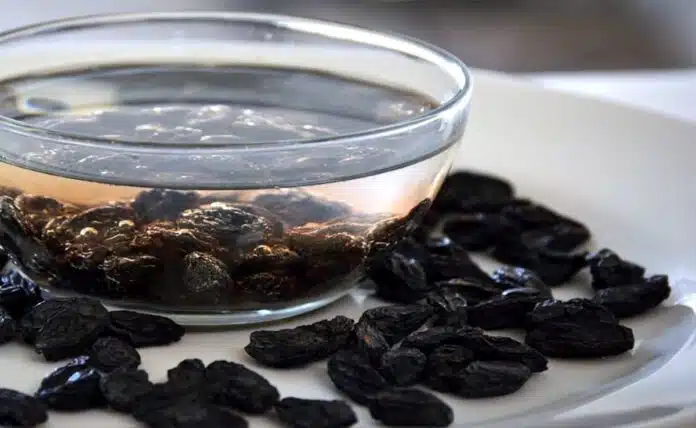 Benefits of Black Raisin water for women