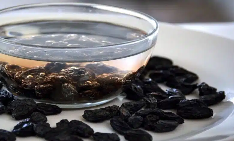 Benefits of Black Raisin water for women