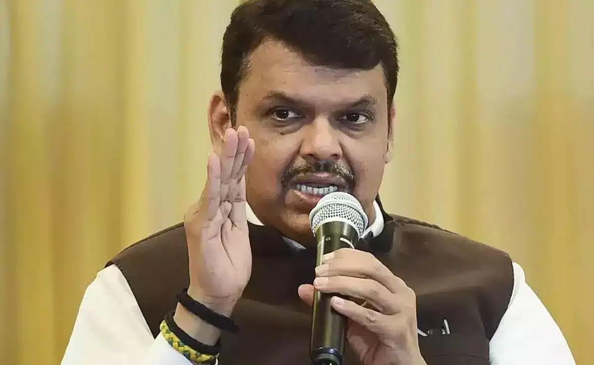 Deputy CM Devendra Fadnavis Huge rally of farmers in Maharashtra