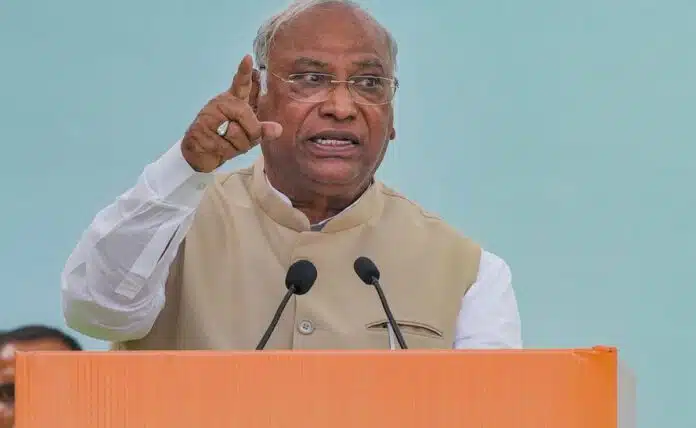 Kharge targets BJP in Congress Satyagraha