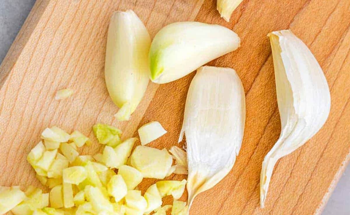 Rajasthani Lehsun Chutney Recipe