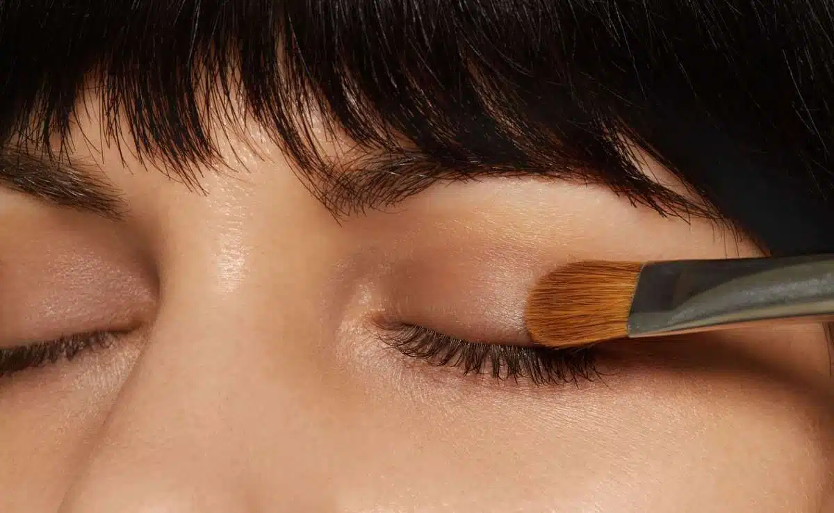 Make Use of An Eye Shadow Palette 5 useful makeup tips that can be done in less time