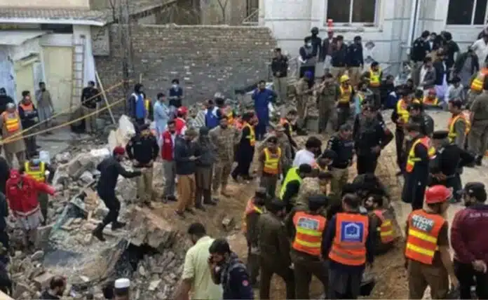 Nine policemen killed in suicide bombing in Pakistan