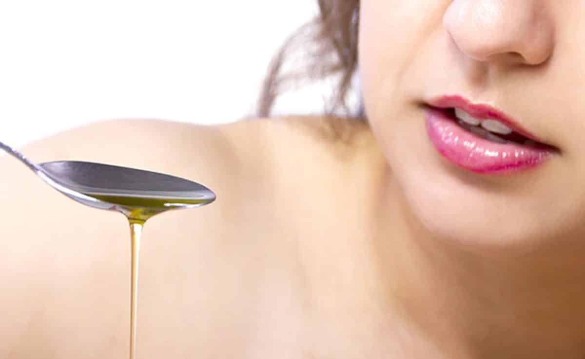 Natural home remedies to stop bleeding gums