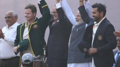PM Modi was seen meeting the team of players