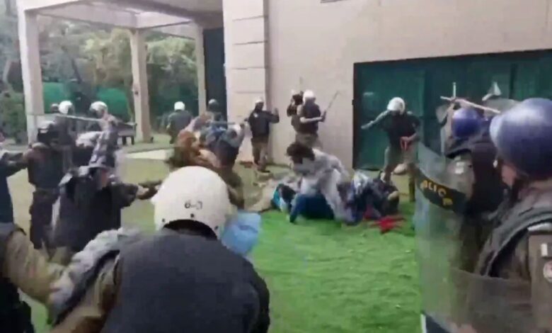 Pak police entered Imran Khan's house after going to court