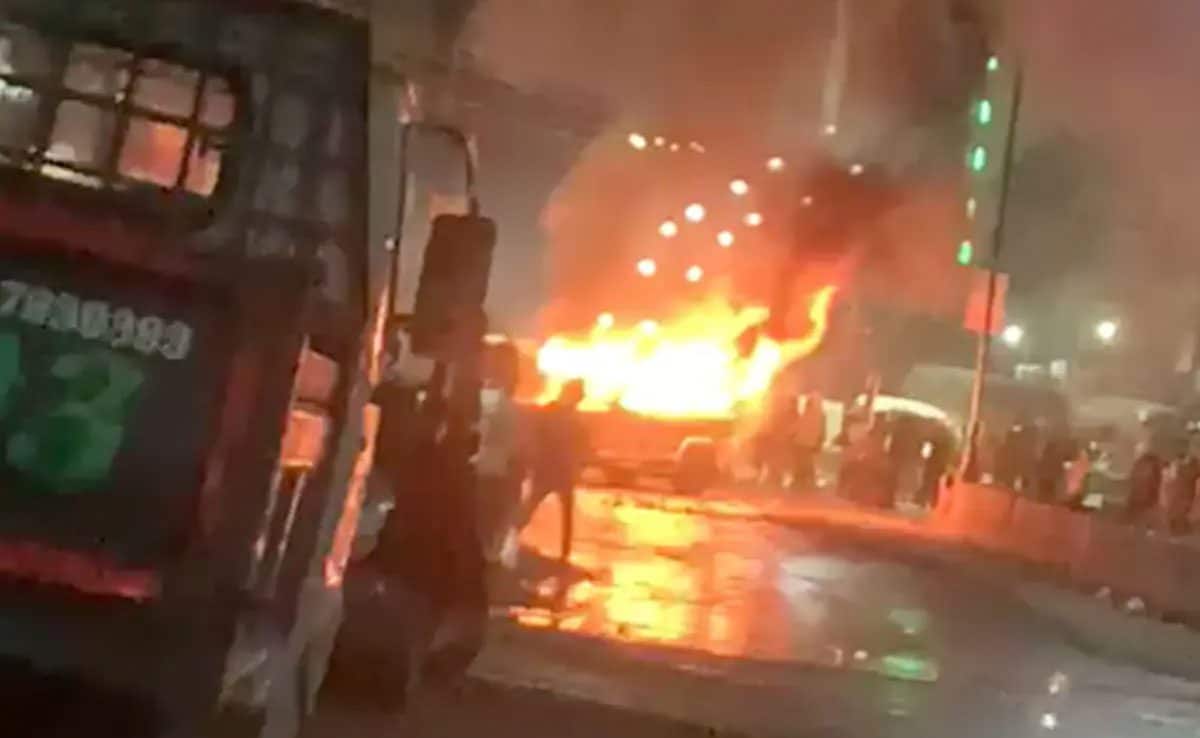 Violence in Maharashtra, police vehicles torched