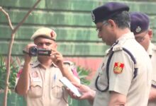 Police reach Rahul Gandhi's for questioning