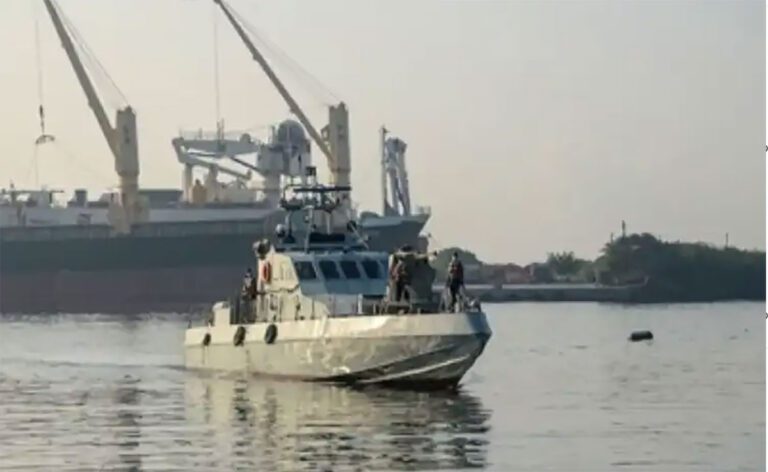 Sri Lankan Navy ने तमिलनाडु के 16 मछुआरों को गिरफ्तार कर, नाव जब्त की