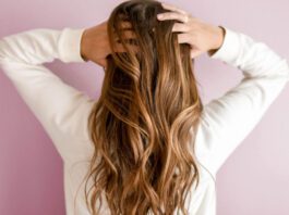 Apply these 5 oils for thick and strong hair