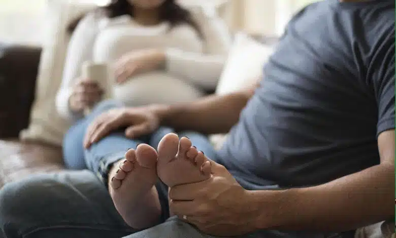 Ways to avoid swollen feet during pregnancy