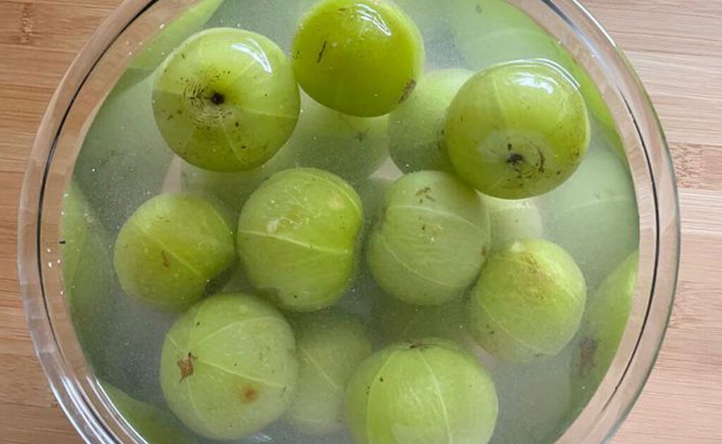 Five easy ways to keep Amla safe for a long time