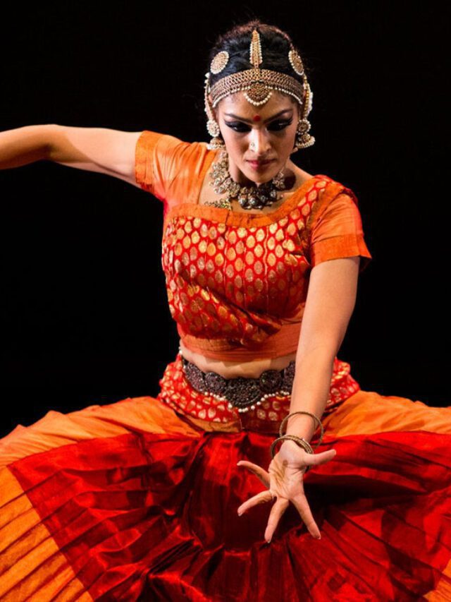 भारत की 8 प्रसिद्ध Classical Dance शैलियाँ