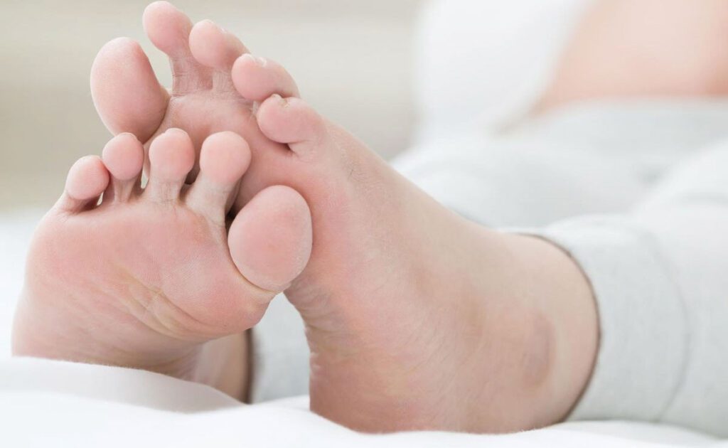 Ways to avoid swollen feet during pregnancy