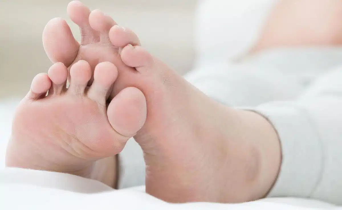 swollen feet during pregnancy Ways to avoid swollen feet during pregnancy