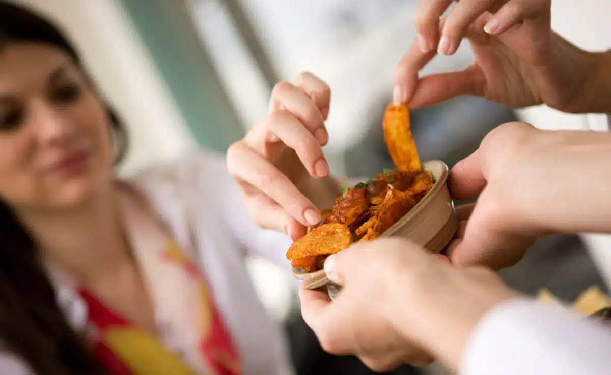 5 Reasons to Snack Between Meals 1 5 reasons to snack between meals