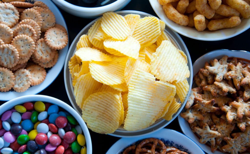 5 reasons to snack between meals