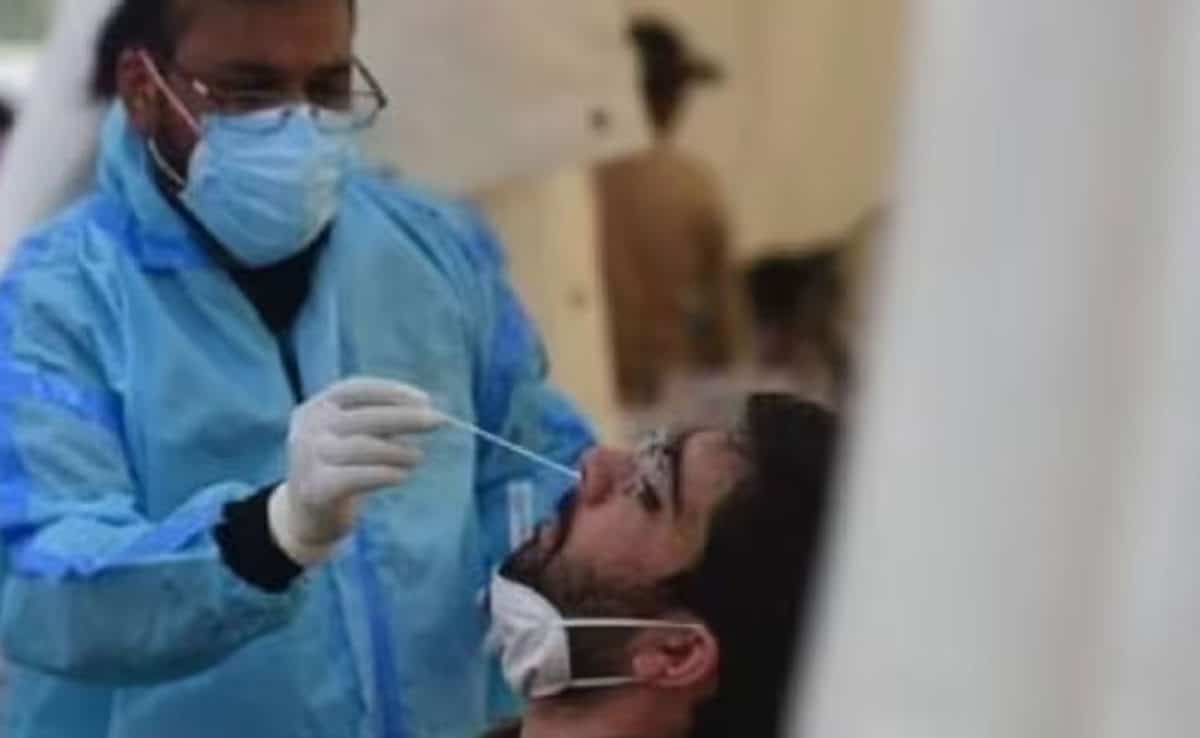 6,155 cases of Covid in 24 hours in India