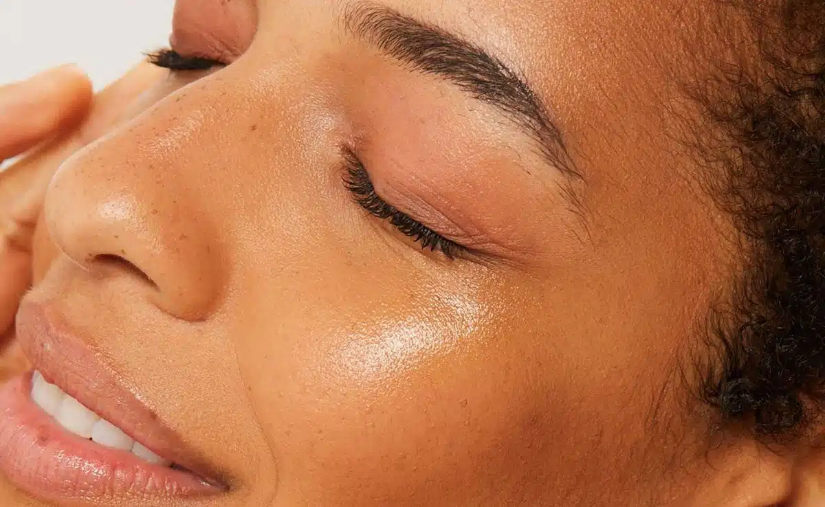 7 Beauty Tips To Keep Your Skin Looking Younger