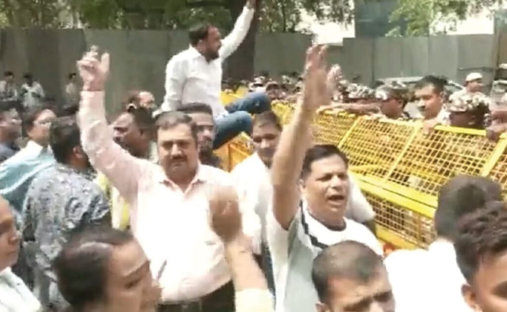 BJP's protest against Arvind Kejriwal