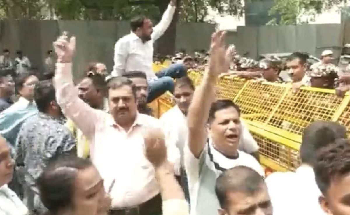 BJPs protest against Arvind Kejriwal BJP's protest against Arvind Kejriwal