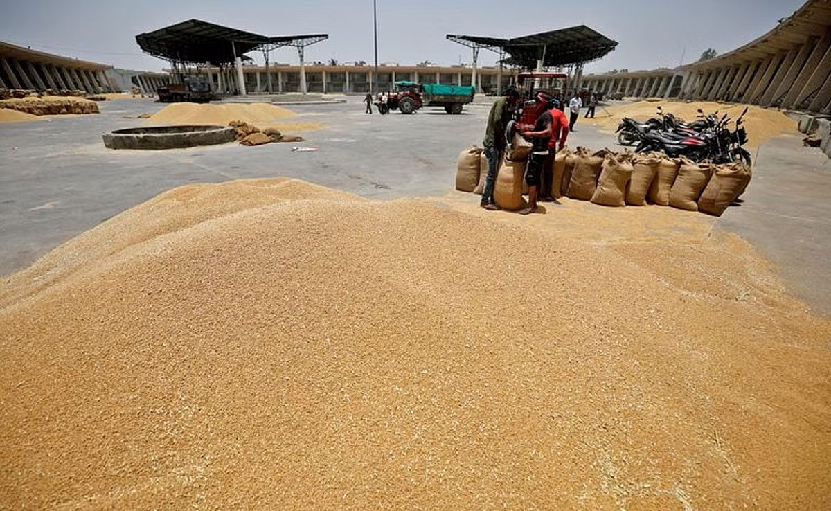 Due to unseasonal rain there is a possibility of increase in the prices of food items RBI put a stop to the increase in interest rates