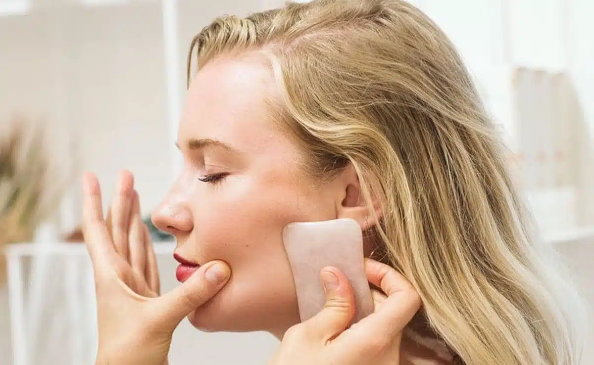 Gua sha 1
amazing benefits of gua sha chinese medicine